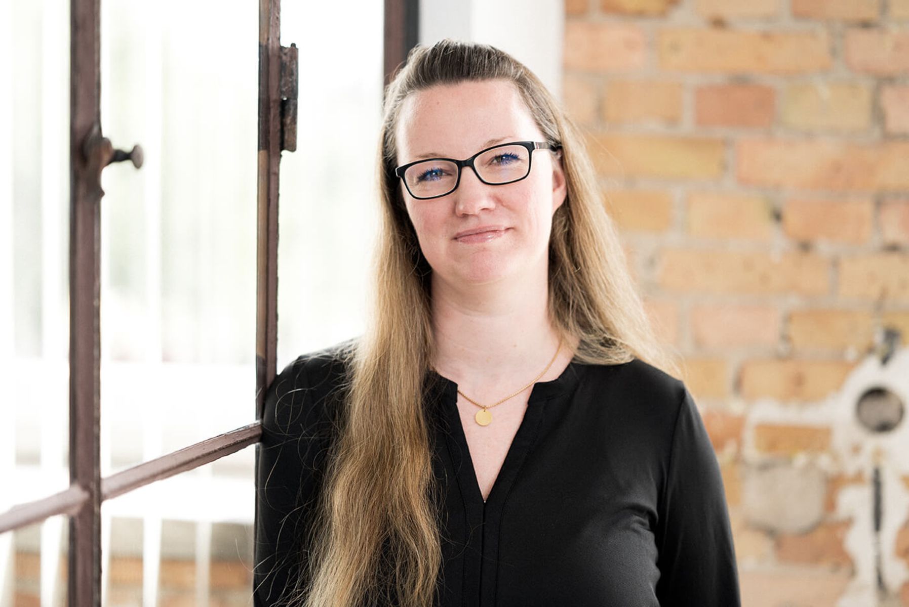 Deine Ansprechpartnerin im Recruiting-Team von Robin Look: Angelina