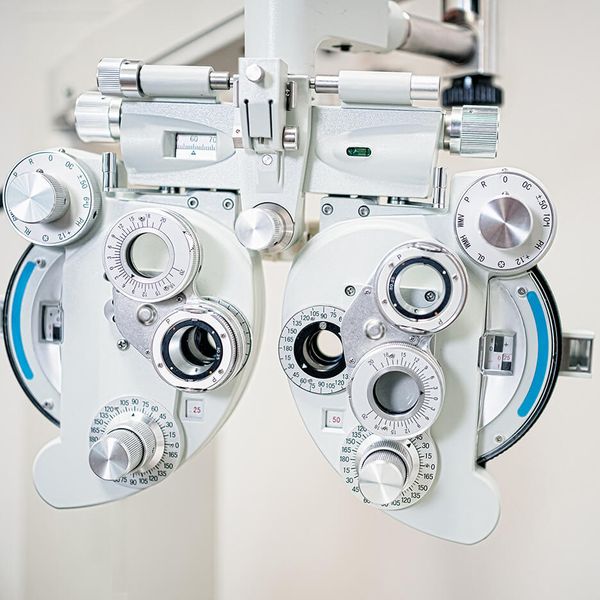 Augenmessgerät für die Augenmessung – ein typischer Aufgabenbereich für Optiker bei Robin Look